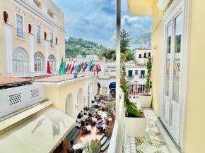 Camerelle 7, Domus Letteraria Capri